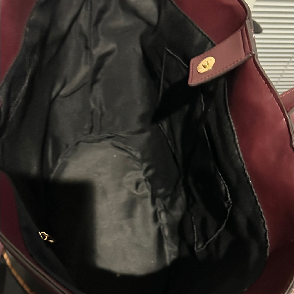 Three beautiful handbags! New you will get all three. - Picture 3 of 13